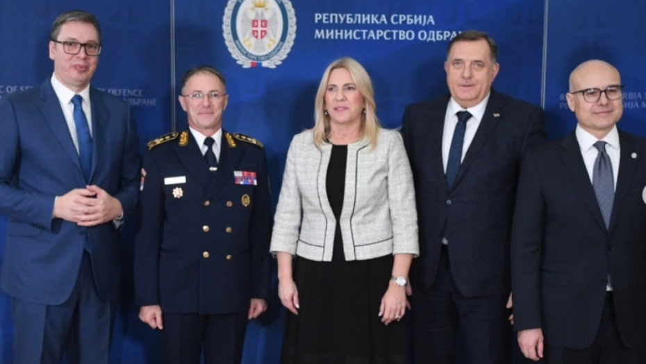 "SRBIJA JE OZBILJNO RADILA NA UNAPREĐENJU I OSNAŽIVANJU VOJSKE SRBIJE!" Vučić na svečanom prijemu Ministarstva odbrane Srbije