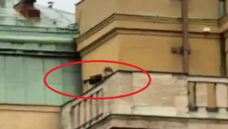 ISPLIVAO SNIMAK KAKO POLICIJA UBIJA MONSTRUMA IZ PRAGA Jezivo, zbog ove greške su OSULI PALJBU PO NJEMU