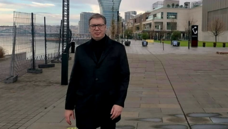 VUČIĆ SNIMLJEN U JUTARNJOJ ŠETNJI PO BEOGRADU "Naoružao sam se strpljenjem, čekam ga..."