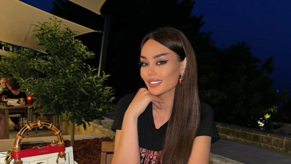 ANA KORAĆ SA MUŽEM U DUBAIJU! Suprug je tretira kao kraljicu, a jedan detalj na fotografiji svima je zapao za oko