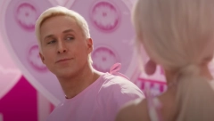 ON JE SAMO KEN Zgodni dasa Rajan Gosling objavio Božićnu verziju pesme iz filma "Barbi", pridružio mu se i slavni di džej!