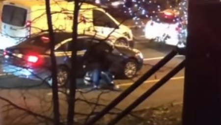 GRUPA PRETUKLA MLADIĆA U BORČI Snimak koji pokazuje gde nam ide omladina (VIDEO)