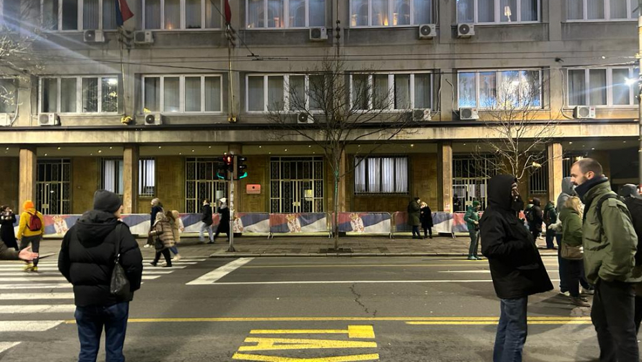 PROTEST ISPRED RIK GOTOV ZA SAT I PO Demonstranti blokirali centar Beograda (FOTO/VIDEO)