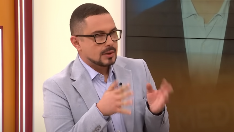 "SEDI U SALI PREDSEDNIŠTVA, A TOKOM KAMPANJE JE GOVORIO DA SAM MORALNI BEDNIK" Vučić o novinaru "Nove S!"