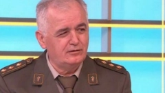ČUVENI GASTROENTEROLOG SA VMA OTKRIVA Ako na ovaj način pijemo vodu ugojićemo se, evo kako to izbeći