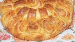 KAKO SE PRAVILNO STAVLJA NOVČIĆ U ČESNICU? Običaji nalažu 1 ispravan način, a ovi delovi Balkana imaju zanimljive tradicije