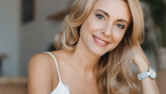 POZNATA DIZAJNERKA NALJUTILA DAME Žene posle 30. godine ne treba da nose farmerke, a posle 40. ovakvu frizuru