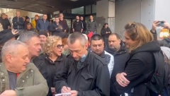 "VODATE NAS 7 MESECI PO ULICAMA KAO MAJMUNE" Besni student prišao Ćuti i Milivojeviću na protestu - NI ONI NE ZNAJU ŠTO SU TAMO