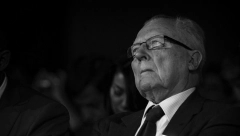 Preminuo Žak Delor