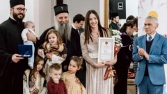 PATRIJARH ODLIKOVAO DANICU CRNOGORČEVIĆ Harčenko: Jačanje porodice jedan je od najvažnijih zadataka u sklopu jačanja suvereniteta i nacionalnih vrednosti