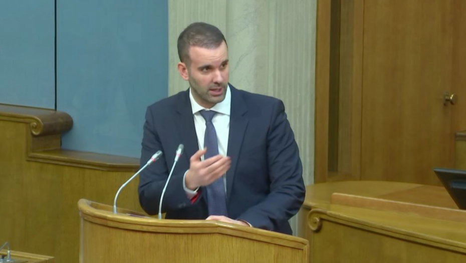 Spajić medijima poslao odgovore na poslanička pitanja iako premijerski sat nije održan