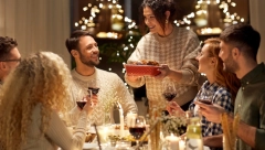 NARODNO VEROVANJE Ovo meso nemojte da jedete u novogodišnjoj noći da vas ne tera maler cele godine