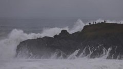 OGROMNI TALASI ODNELI MALIŠANE KA PUČINI Drama u Grčkoj, spas stigao u poslednjem trenutku (FOTO)