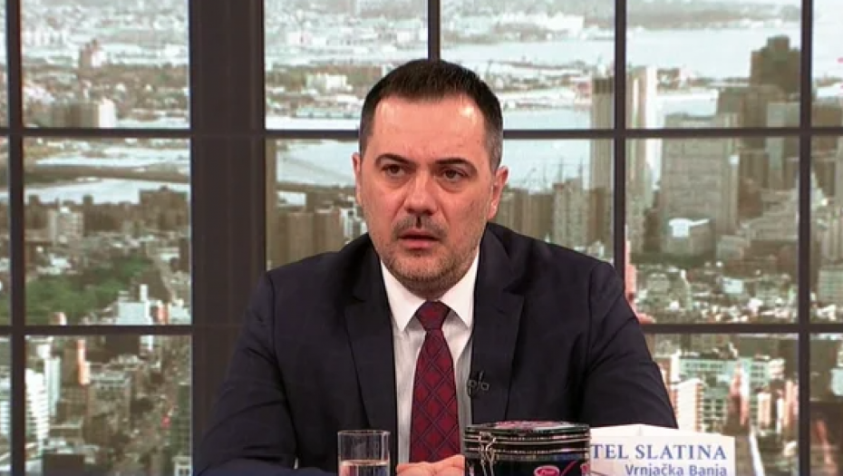 "POLICIJA NEĆE TOLERISATI NASILJE!" Cmolić: Svi građani Srbije su videli šta rade demonstranti i opozicija