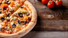 POSNA PICA VEGETERIANA Sa hrskavim korama i sočnim nadevom, ne morate da brojite kalorije