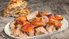 "GADE MI SE LJUDI KOJI VILJUŠKOM KOJOM SU VEĆ JELI PRETURAJU PO OVALU S PEČENJEM" Tviteraši izazvali burnu polemiku na mrežama