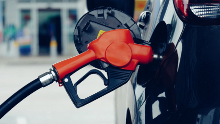 GENIJALAN TRIK KAKO DA TROŠITE MANJE GORIVA Potrebna vam je posuda sa vodom, a evo zbog čega ne valja da rezervoar bude pun