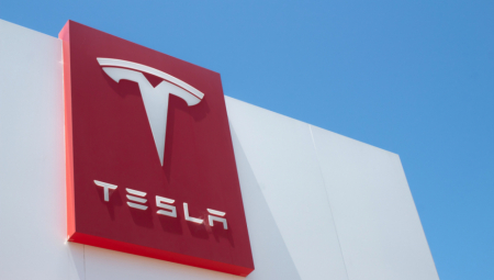 TESLA DOLAZI U SRBIJU? Naši gradovi na listi, traže pogone za proizvodnju