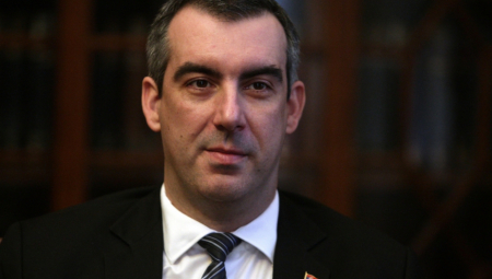 MUČENIK JE MIRNO STAJAO PRED VOTKINSOM, SAD MU SMETA SRBIN NA ČELU SRPSKE SLUŽBE Tri moćna odgovora stigla onima koji hejtuju novog šefa BIA