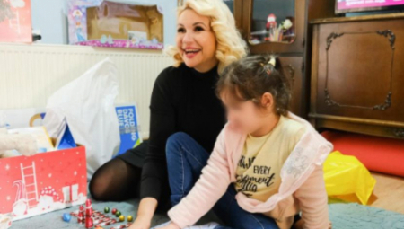 DARIJA KISIĆ POSETILA DEVOJČICU KOJU JE OTAC DRŽAO ZATOČENU Poželela joj 2 stvari u Novoj godini