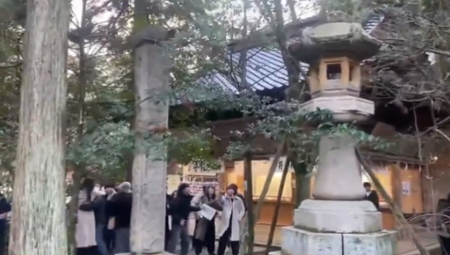 KAMERA SNIMILA UŽAS U JAPANU Betonska konstrukcija pala ljudima na glavu (UZNEMIRUJUĆI VIDEO)