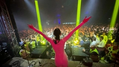KAĆU GRUJIĆ RASPLAKALA PUBLIKA NA NASTUPU Priredili joj neočekivano iznenađenje, nije mogla da sakrije emocije