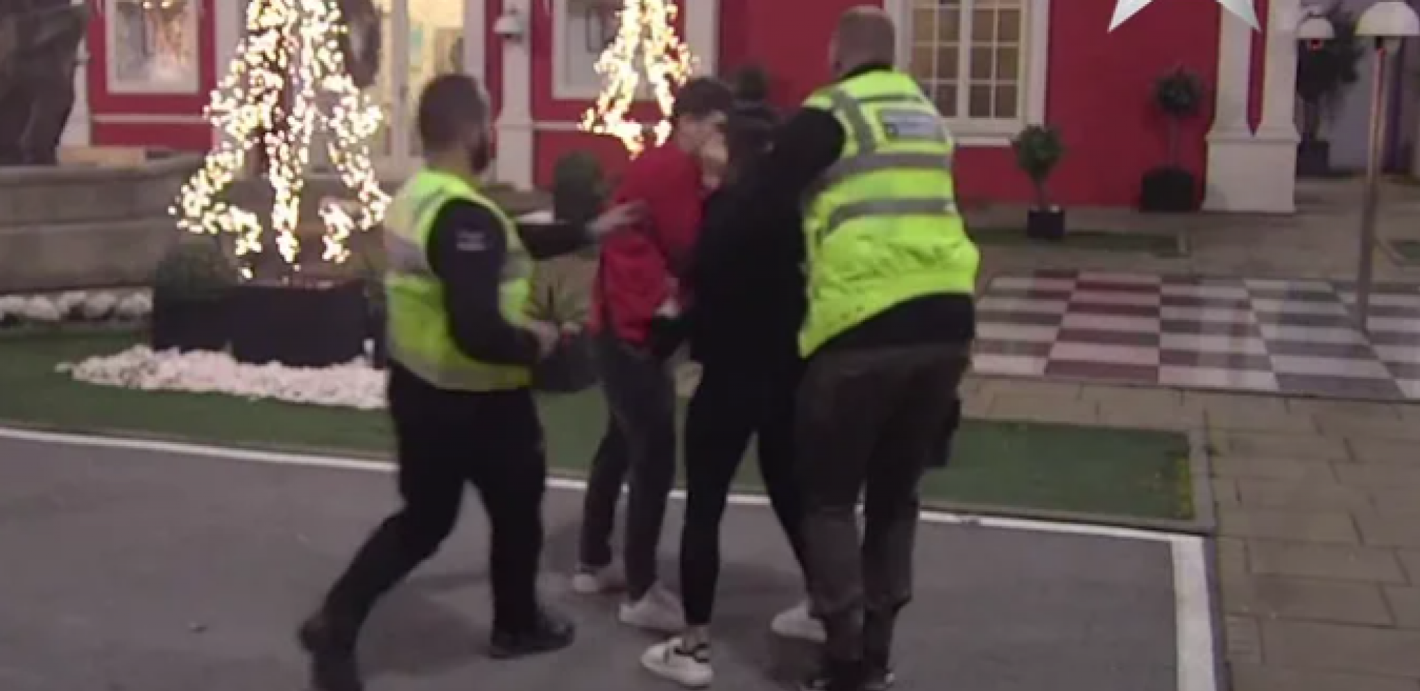 NEVIĐENI HAOS NA IMANJU Takmičari žestoko zaratili, obezbeđenje hitno reagovalo!