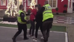 NEVIĐENI HAOS NA IMANJU Takmičari žestoko zaratili, obezbeđenje hitno reagovalo!