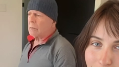 NAJTUŽNIJA FOTOGRAFIJA DANA  Ćerka Brusa Vilisa objavila sliku sa bolesnim ocem, a zbog onog što je napisala svima se srce slomilo