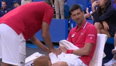 BRUKA U AUSTRALIJI Novaku ne daju medicinsku pomoć, Troicki morao da ga masira