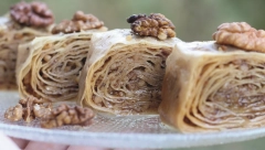 BAKLAVA ROLNICE SA ORASIMA Osvajaju na prvi zalogaj, posne i slasne