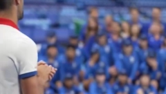 NOVAK JE BAŠ VELIKA FACA Izgubio je, muči ga povreda, ali je našao vreme da njima ulepša dan (VIDEO)