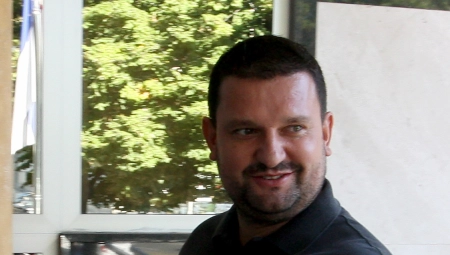 ZBOG OVOGA SU SRPSKE VLASTI POTRAŽIVALE ŠARIĆA Veruje se da je bratu vodio finansije