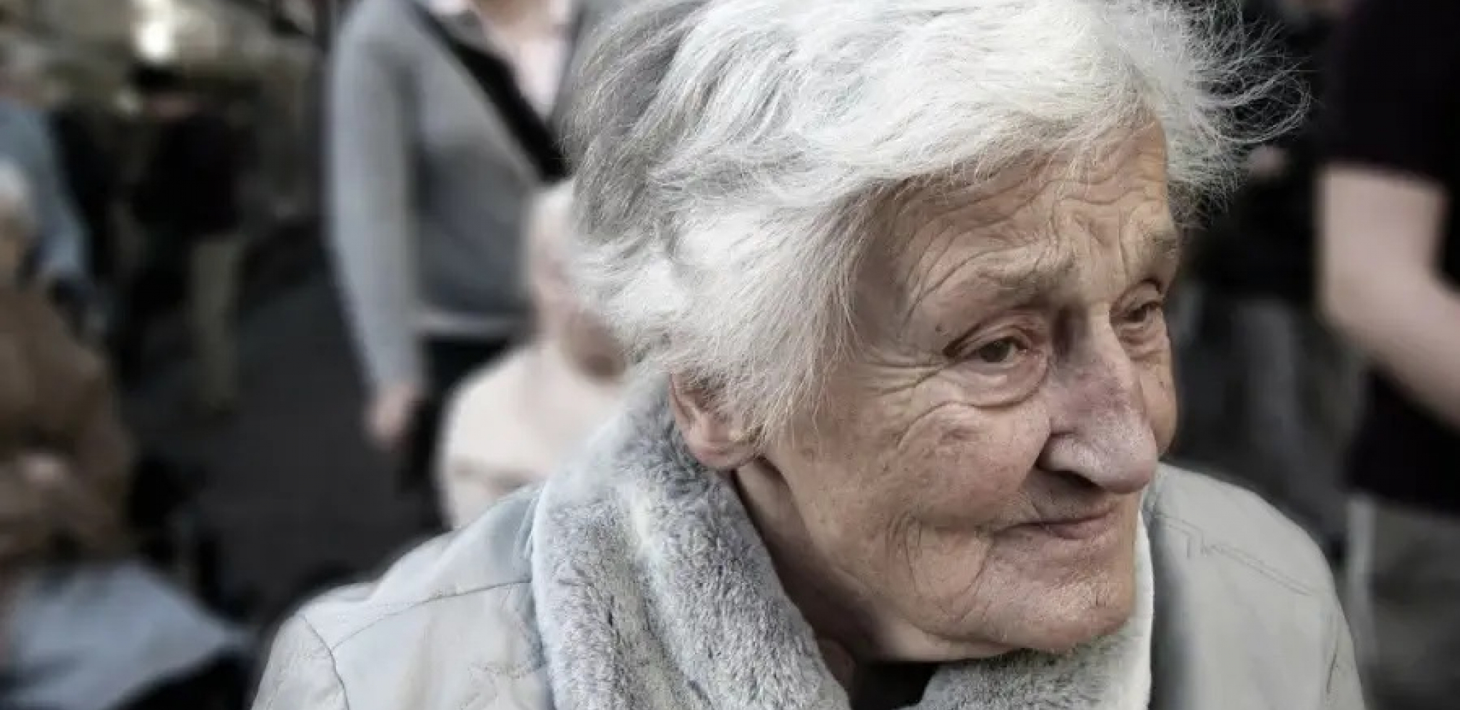 BAKA PROŠLA PAKAO U BANCI Zbog bizarne greške, 10 dana nije mogla da podigne penziju!