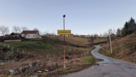 OVO JE KUĆA SMRTI GDE JE MIRJANA UBILA MUŽA Meštani sela u šoku nakon tragedije, petoro dece ostalo bez oca (FOTO)