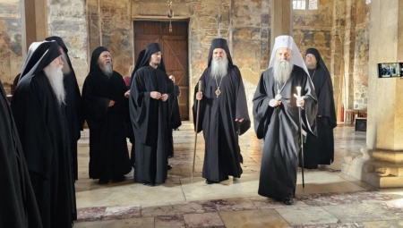 Božićna poslanica patrijarha Porfirija: Molimo se za mir u svetu, decu i hrabri srpski narod na Kosovu i Metohiji