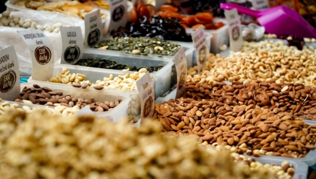 PALA CENA OMILJENOG VOĆA Domaćice pred Novu godinu plaćale 2.000 dinara za kilogram, sada se prodaje i za 900