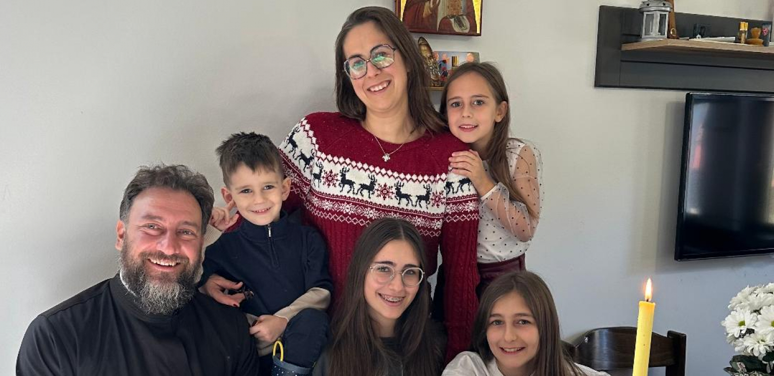 POPADIJA OTKRIVA DA LI SE NEKAD OMRSILA DOK TRAJE POST Kao osnove života izdvaja veru, ljubav i nadu