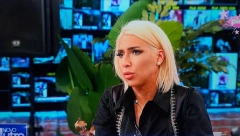 JOVANA DOČEKALA PREDSEDNIKA U UNIKATNOJ ODEVNOJ KOMBINACIJI Jeremićka se presvukla pre gostovanja Vučića, jedna stvar ostala je ista!