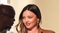 ZANOSNA I U TRUDNOĆI Miranda Ker (41) prošetala u elegantnoj kombinaciji, nije krila buduću četvrtu prinovu!