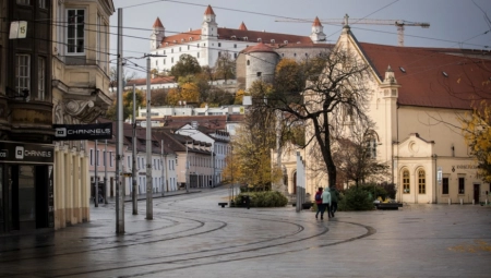 SAKUPLJAJU PIKAVCE DA BI OD NJEGA PRAVILI ASFALT! Em čistija okolina, em dobri putevi!