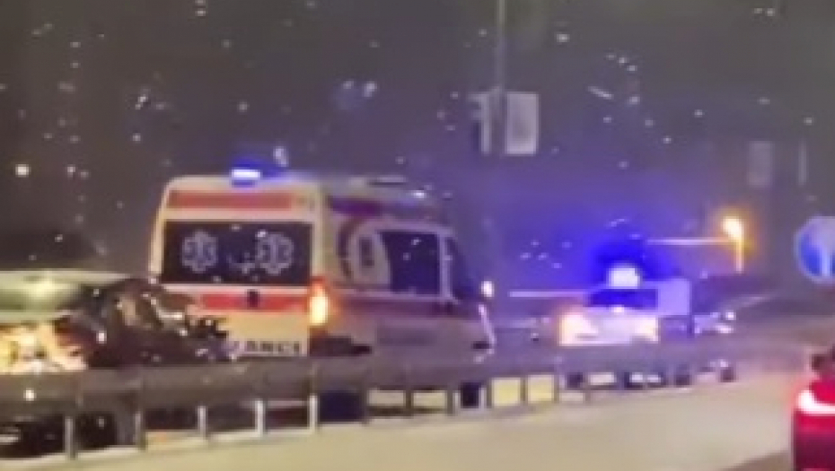KARAMBOL KOD ARENE Lančani sudar 4 vozila napravio zastoj u saobraćaju (VIDEO)