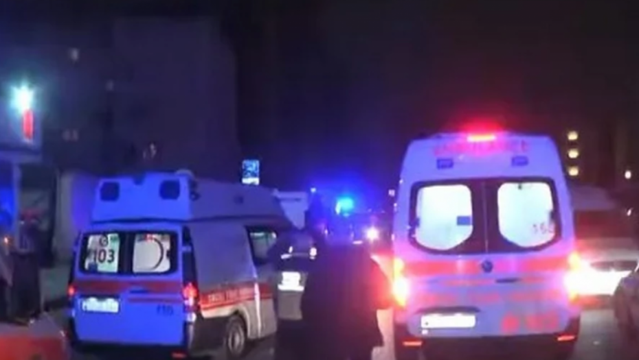 ZGRADA EVAKUISANA, 11 VATROGASACA GASILO VATRENU STIJIHU Još jedan požar noćas u Beogradu