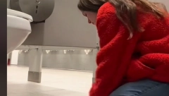 "OVO JE PREVIŠE JEZIVO" Devojka (20) čisti toalete besplatno, a kada je otkrila razlog ljudi su ostali u šoku (VIDEO)