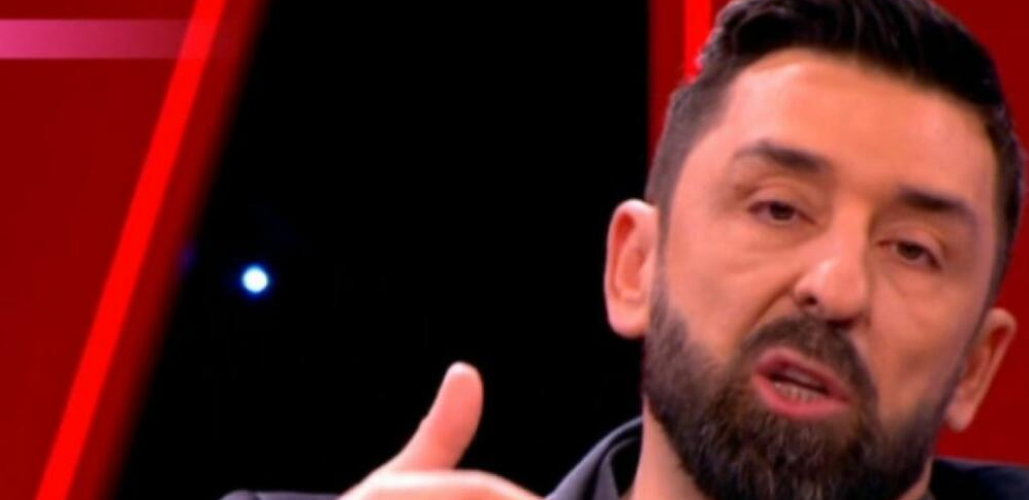 OGNJEN AMIDŽIĆ POKAZAO BURMU Zlatni prsten zasijao na ruci u programu uživo