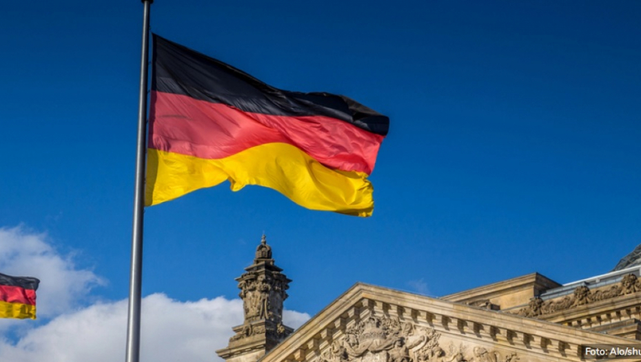 AKO VAM POLICIJA OVO NAĐE U AUTU U NEMAČKOJ, KAZNA JE 10.000 EVRA! Pazite, svakome može da se desi!