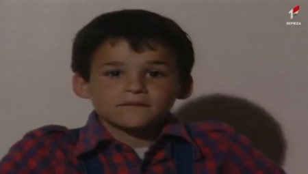 "TI SE NE SEĆAŠ DA SI ME RODILA, MNOGO SAM PLAKAO ZA TOBOM MAMA" Borisa je majka ostavila u sirotištu, a on joj poslao poruku koja tera suze na oči (VIDEO)