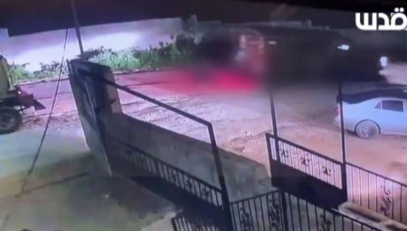 JEZIVO! Kamere snimile kako izraelska vozila gaze mrtve Palestince