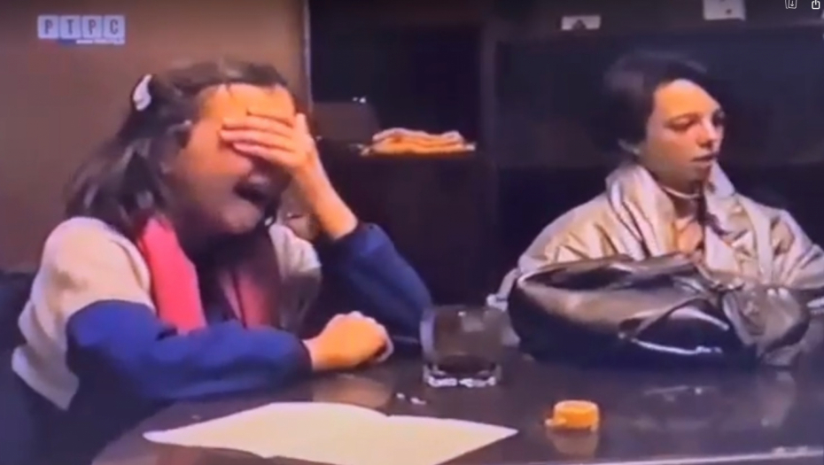 FRANCUSKI VOJNICI PUCALI NA SRPSKU DECU NA DAN REPUBLIKE, TRENERA DRAGANA UBILI Metak prošao i kroz plišanjog zeca, hrabrni čovek poslednjim atomom snage zaklonio devojčicu i spasao joj život