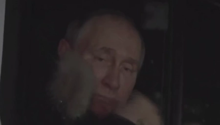 PUTIN SE VOZI U "PREDATORU" Evo kako predsednik Rusije izgleda u moćnoj mašini (VIDEO)